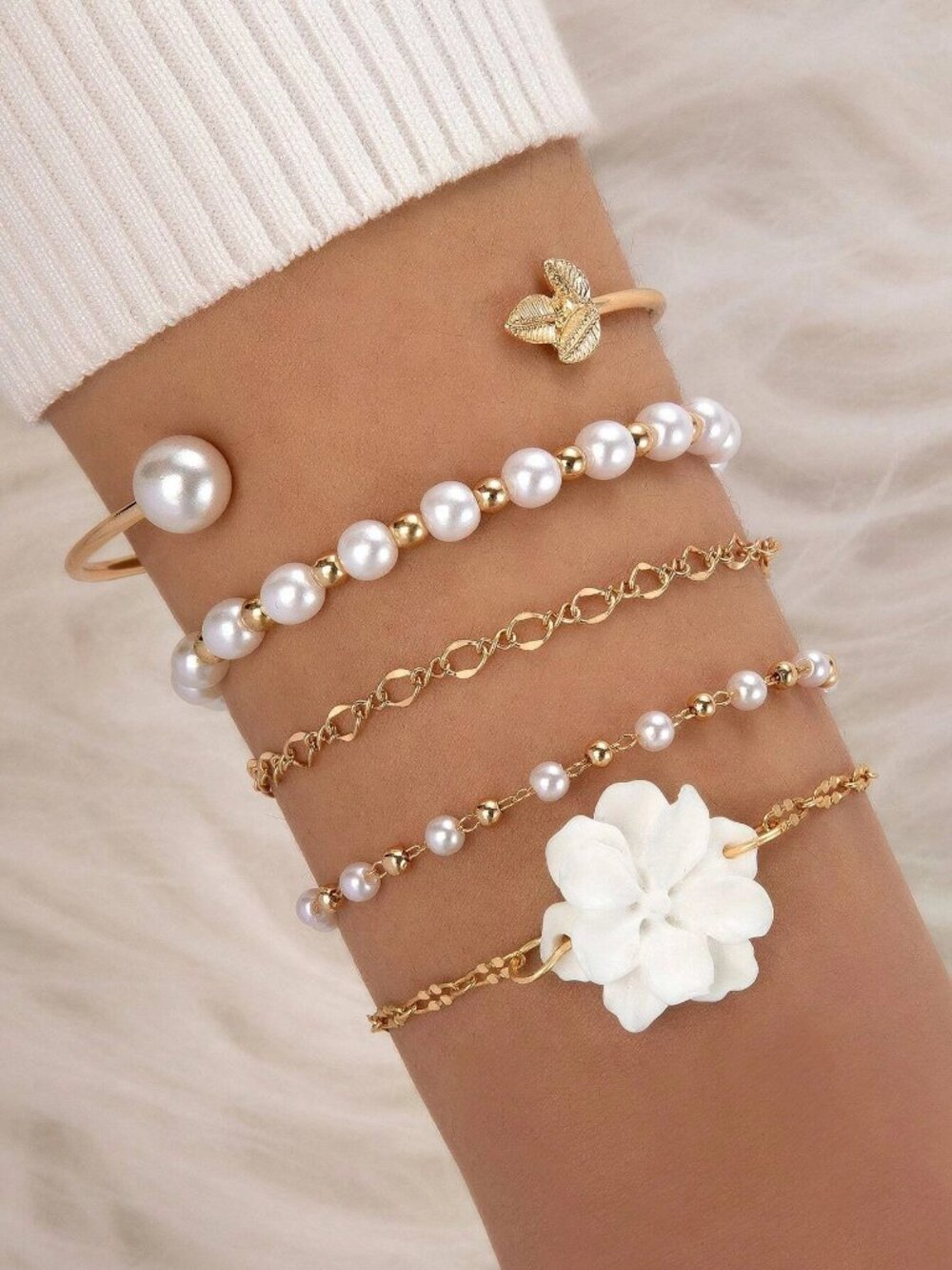 🤍 5PC Pearl Flower Bracelet Set Gold Tone Floral Layered Jewelry